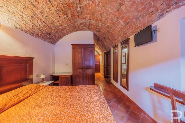 Room 40 of 148