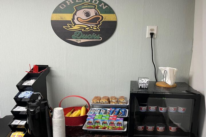 Breakfast/Coffee Service 25 of 31