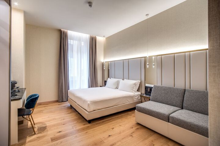 Room 27 of 114