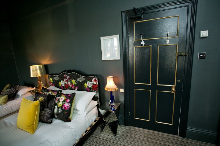 Room 89 of 250