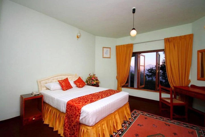 Room 12 of 40