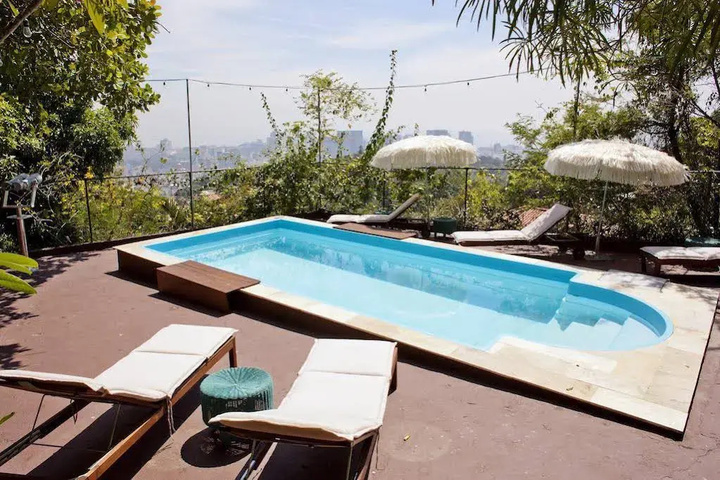 Pool 14 of 18