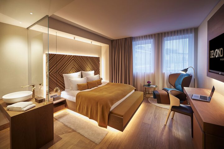Room 20 of 104