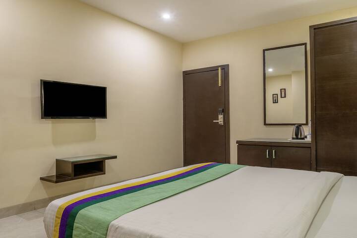 Room 15 of 36
