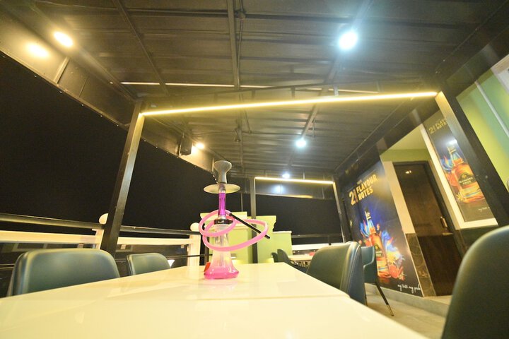 Lounge 15 of 19