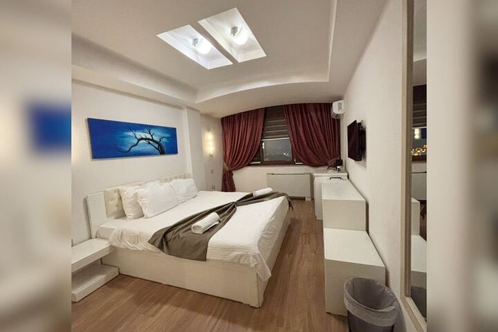 Room 12 of 46