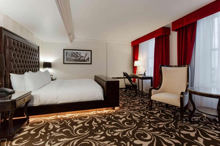 Superior King Bed (4 of 19)
