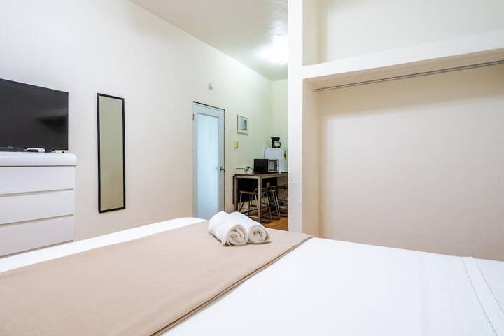 Room 10 of 40