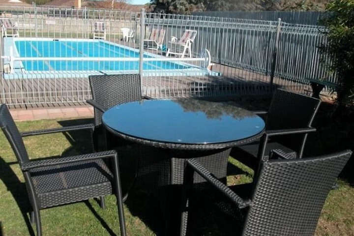 Pool 48 of 64