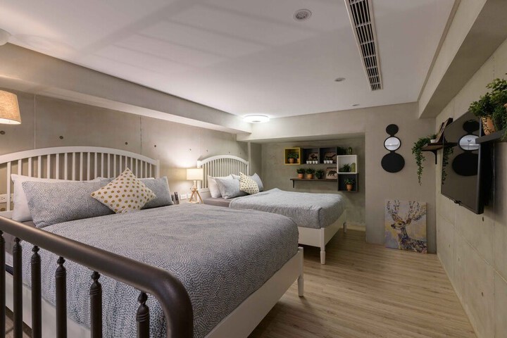 Hotel Interior 208 of 313