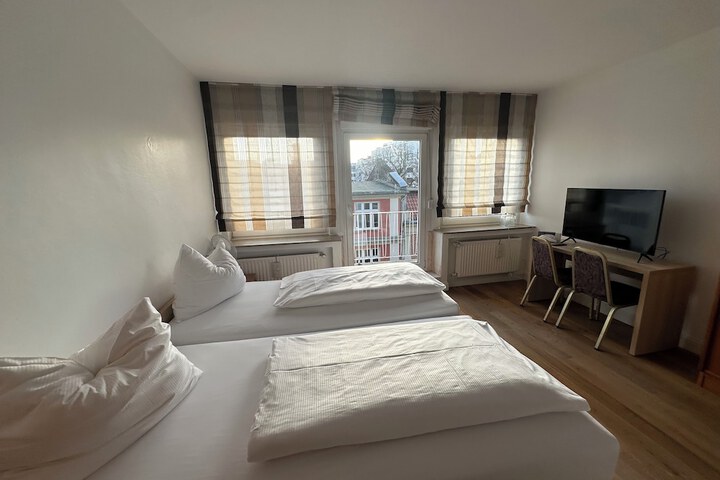 Room 13 of 20