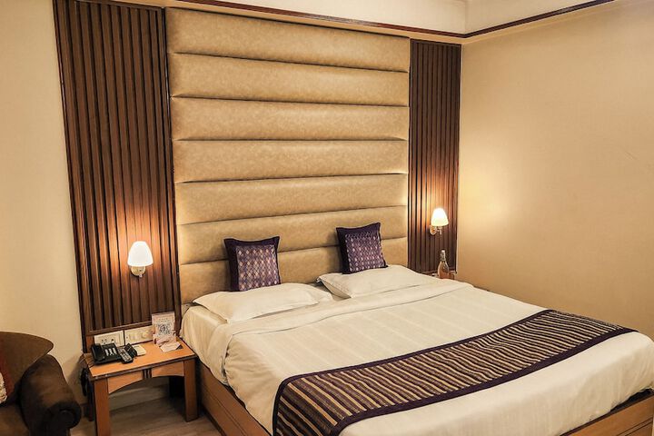 Room 32 of 71