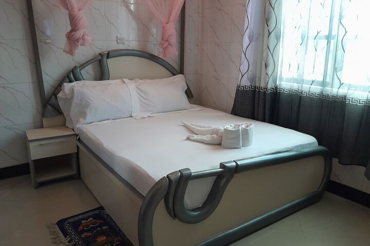 Room 10 of 38