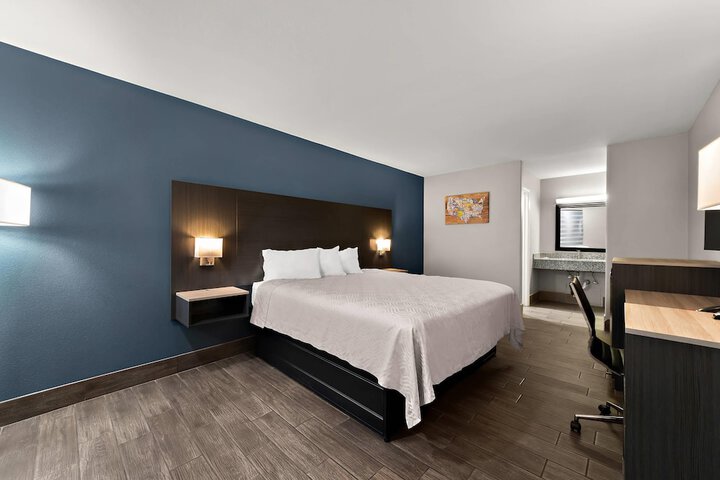 Room 16 of 47