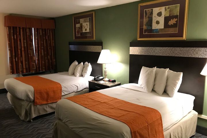2 Double Beds (8 of 12)