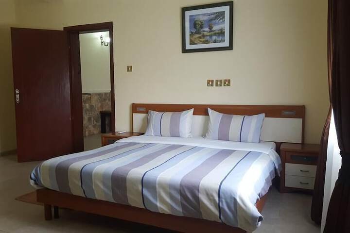 Room 5 of 11