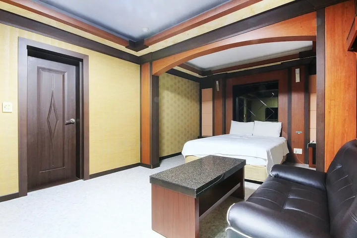 Room 23 of 26