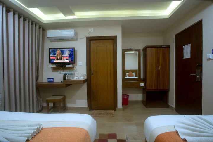 Room 11 of 25