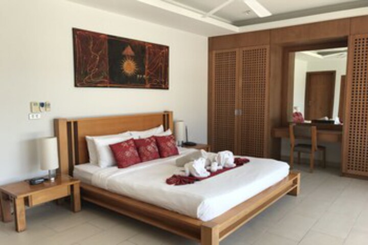 Room 6 of 26