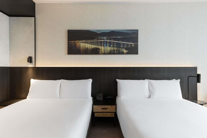 Room 42 of 172