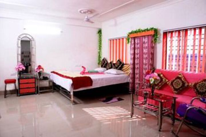 Room 12 of 22