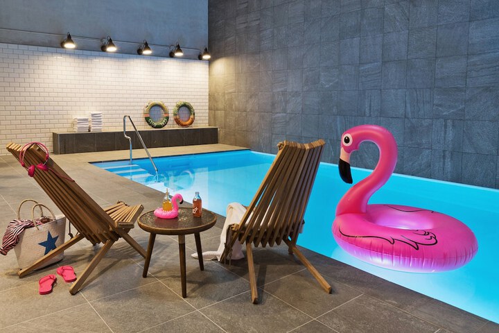 Pools & Facilities