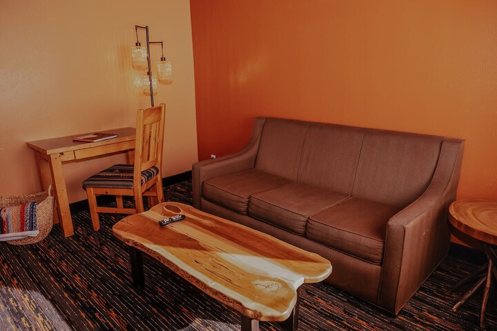 Room 32 of 93
