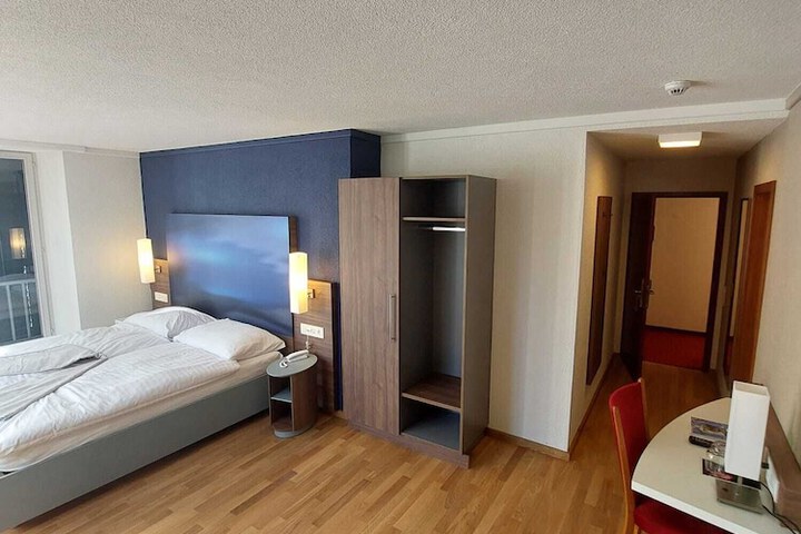 Room 11 of 70