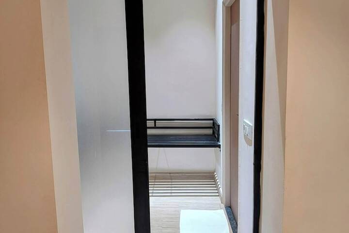Room 23 of 115