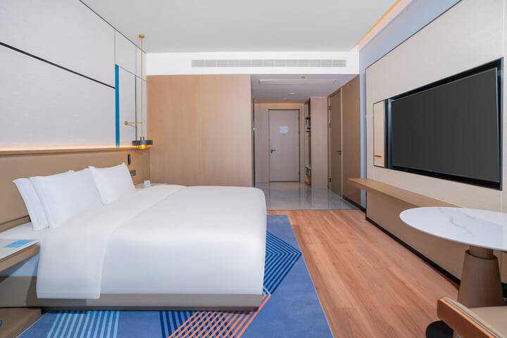 Room 12 of 41