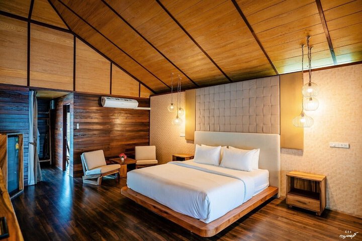 Room 3 of 105