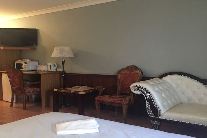 Room 4 of 23