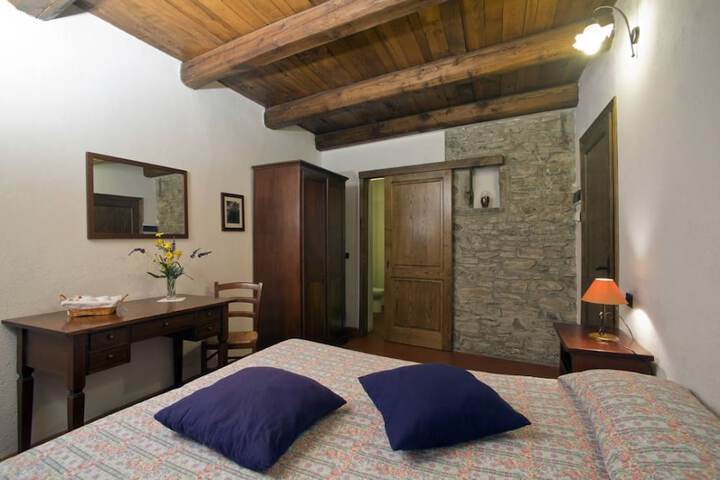 Room 4 of 62