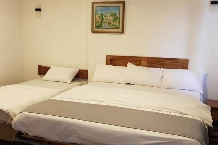 Room 10 of 43