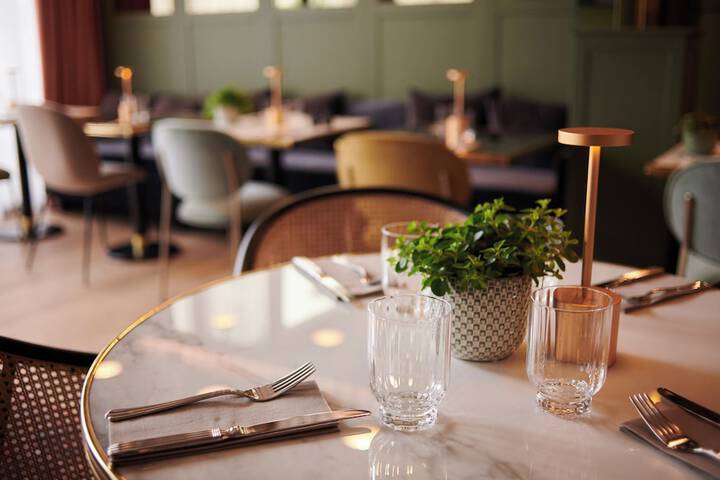 Dining 43 of 78