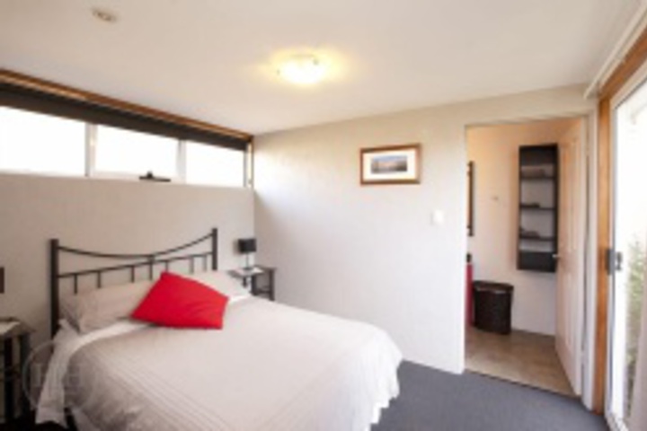 Room 43 of 168