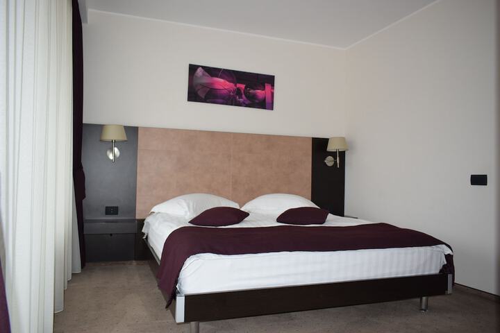 Room 8 of 60