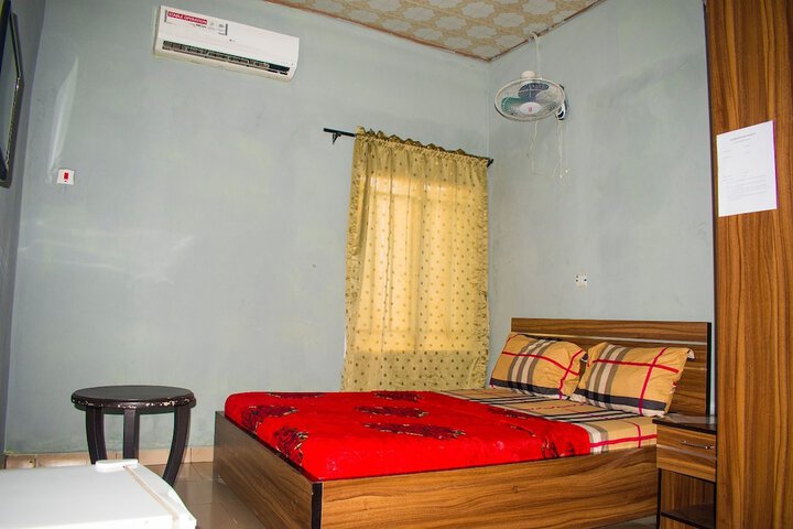 Room 15 of 25