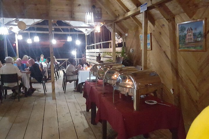Dining 75 of 105