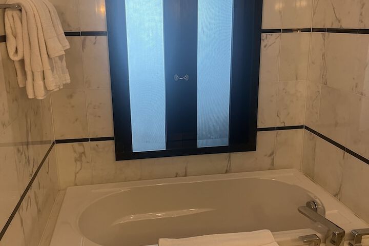 Room 68 of 86