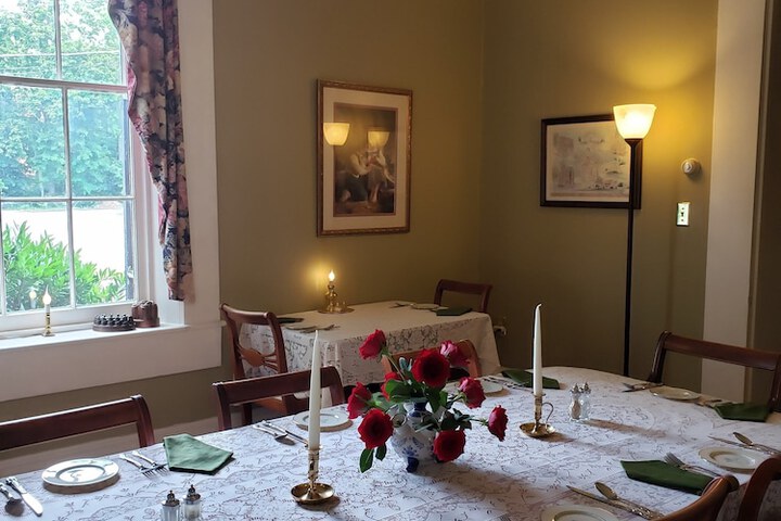 Dining 39 of 47