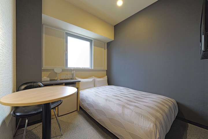 Room 10 of 40