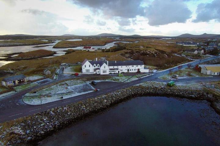 Photo of Lochmaddy Hotel
