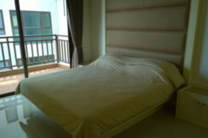 Room 5 of 34