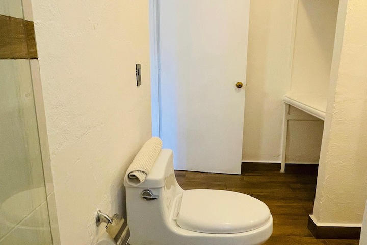 Room 8 of 22
