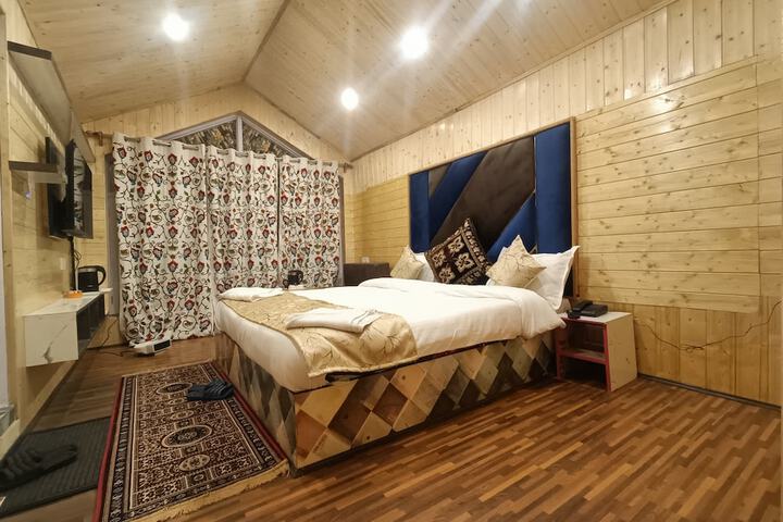 Room 44 of 68