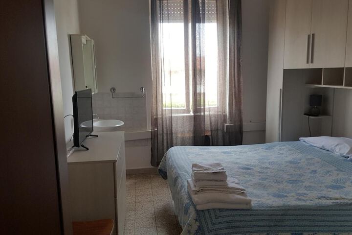Room 18 of 48