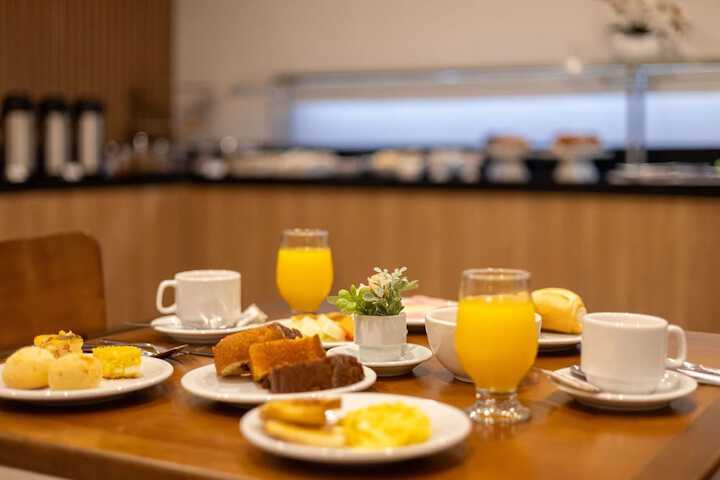 Breakfast/Coffee Service 20 of 28
