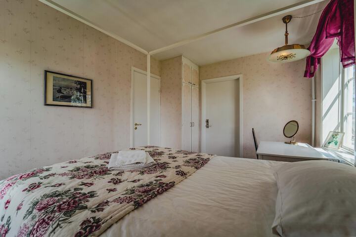 Room 74 of 148