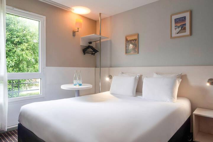 Room 10 of 26